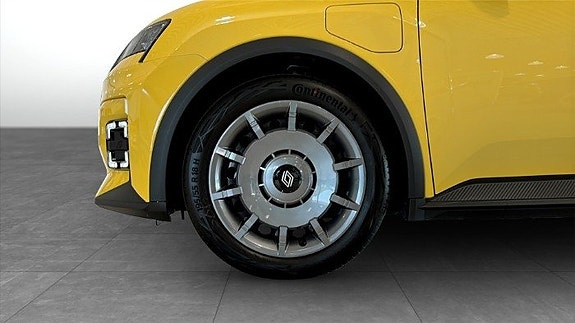 Renault 5 E-Tech 9 of 20