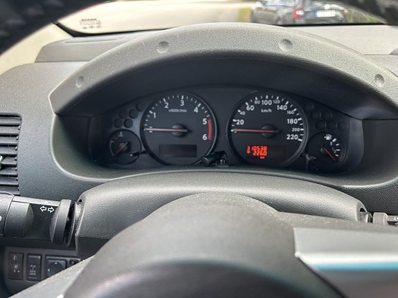 Nissan Navara 9 of 12