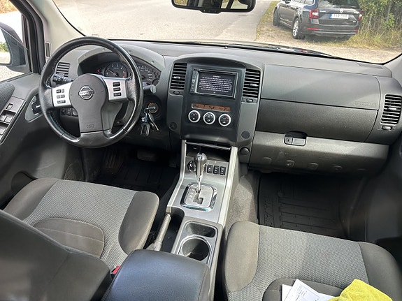 Nissan Navara 8 of 12