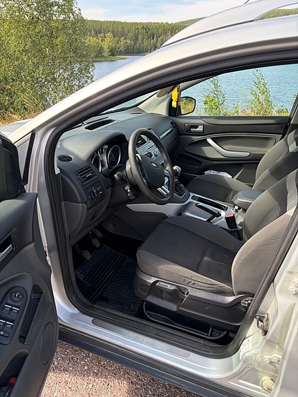Ford Kuga 5 of 5