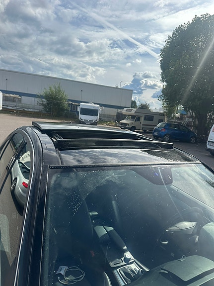 Mercedes-Benz C200 10 of 12