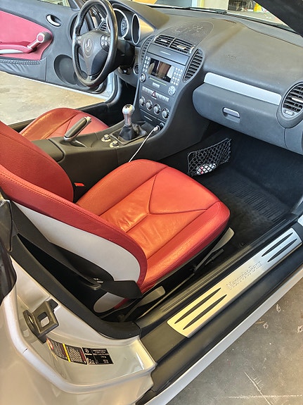 Mercedes-Benz SLK200 4 of 7