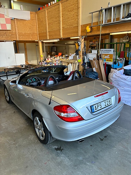 Mercedes-Benz SLK200 3 of 7