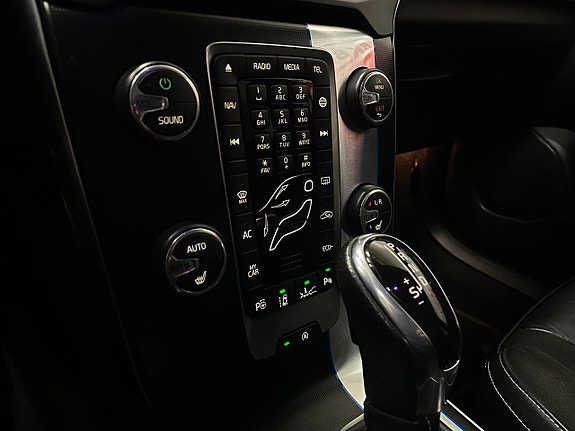 Volvo V40 14 of 28