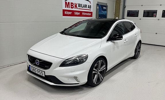 Volvo V40 3 of 28