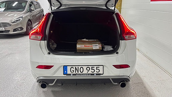 Volvo V40 28 of 28