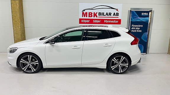 Volvo V40 4 of 28