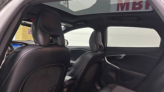Volvo V40 21 of 28