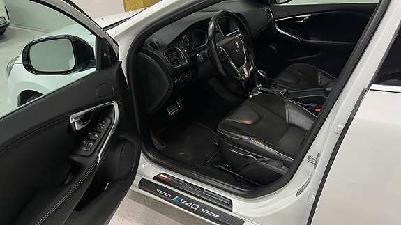 Volvo V40 10 of 28