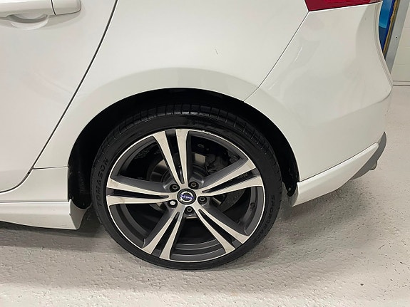 Volvo V40 26 of 28