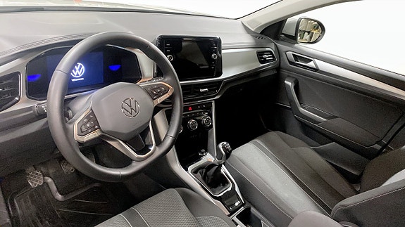 Volkswagen T-Roc 7 of 12