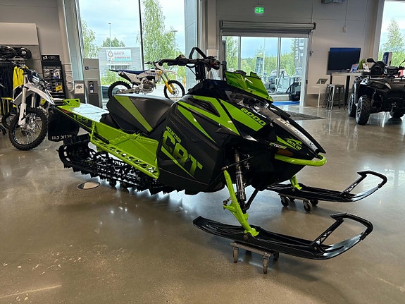 Arctic Cat M 8000 MOUNTAIN CAT 153 3 of 4