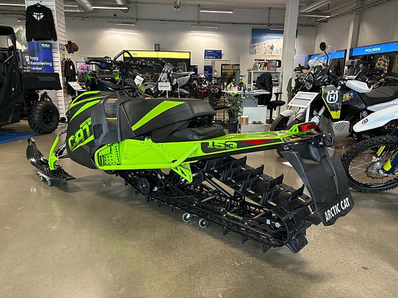 Arctic Cat M 8000 MOUNTAIN CAT 153 2 of 4