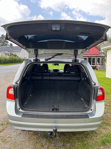 Volvo V70 8 of 14