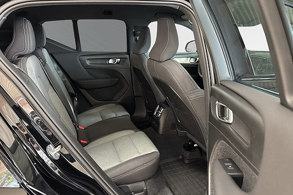 Volvo XC40 11 of 29