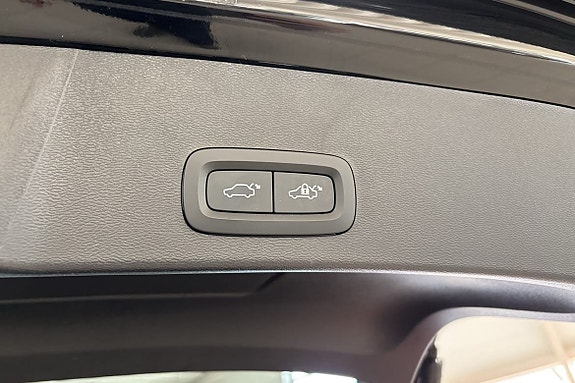 Volvo XC40 13 of 29