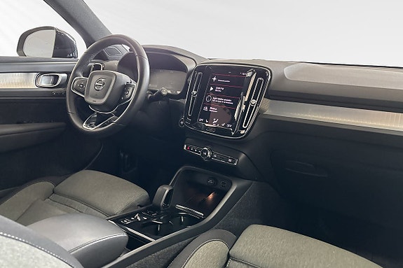 Volvo XC40 10 of 29