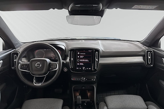 Volvo XC40 9 of 29
