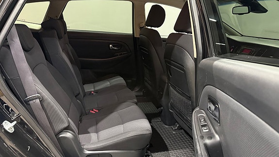 Kia Carens 14 of 19
