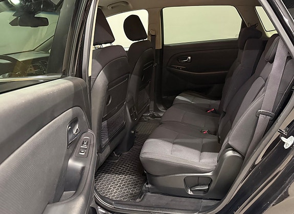 Kia Carens 15 of 19