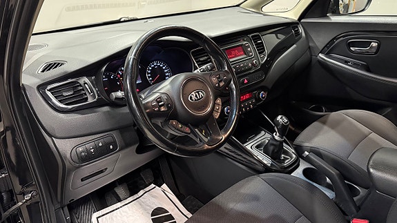 Kia Carens 9 of 19