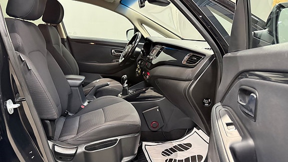 Kia Carens 13 of 19