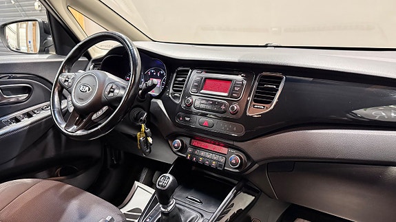 Kia Carens 11 of 19