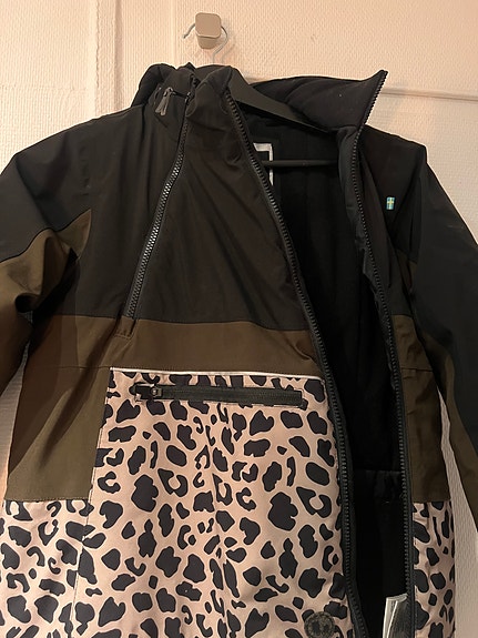 Product image 1 of 7