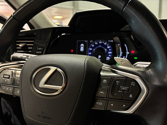 Lexus NX350h 22 of 26