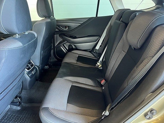 Subaru Outback 8 of 15