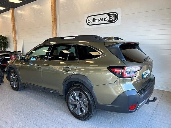 Subaru Outback 2 of 15