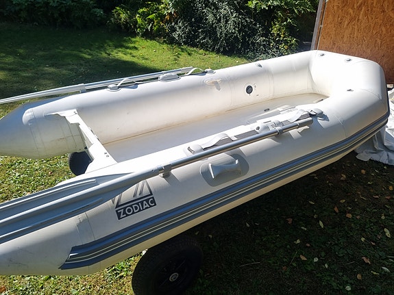 Zodiac YL310R RIB 2 of 6