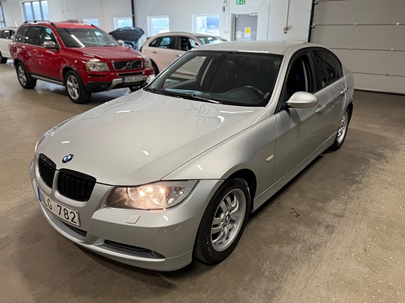 BMW 320i 6 of 10