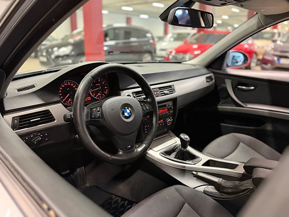 BMW 320i 10 of 10