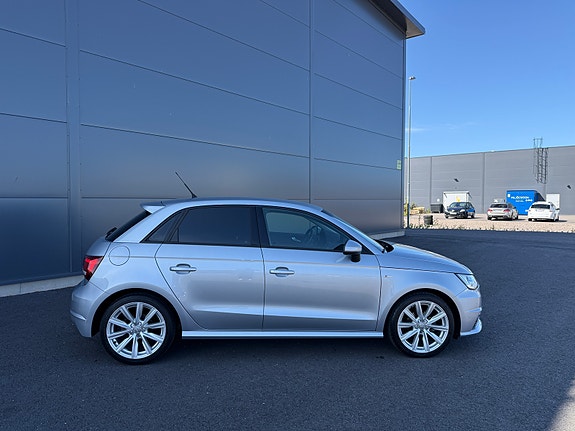 Audi A1 2 of 7