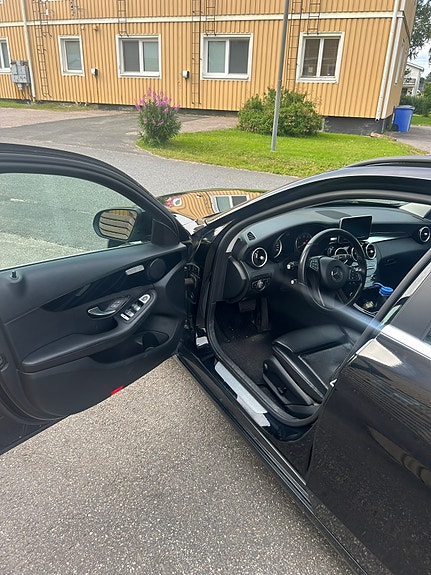 Mercedes-Benz C220 6 of 6