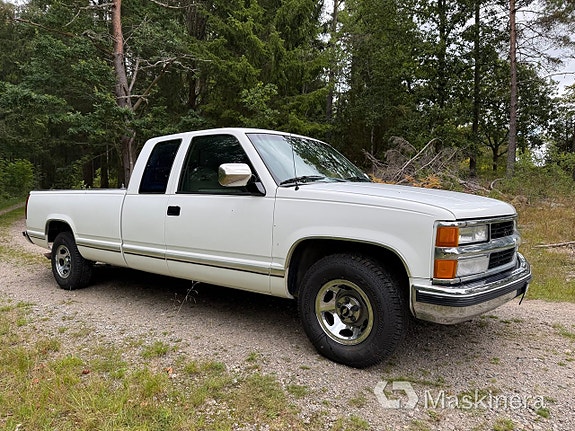 Chevrolet Silverado 1500 2 of 10
