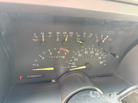 Chevrolet Silverado 1500 9 of 10