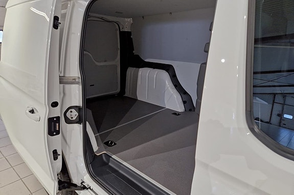 Volkswagen Caddy Maxi 9 of 16
