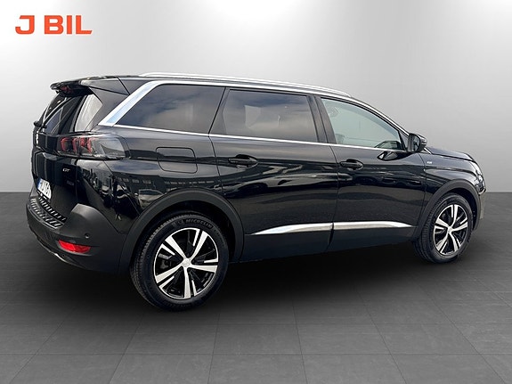 Peugeot 5008 3 of 17