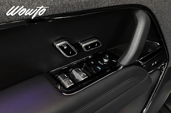 Land Rover Range Rover Sport 11 of 25