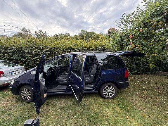 Volkswagen Sharan 3 of 16