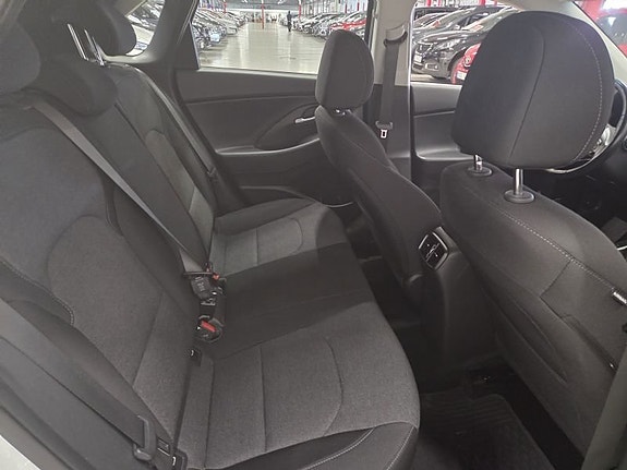 Hyundai i30 5 of 10