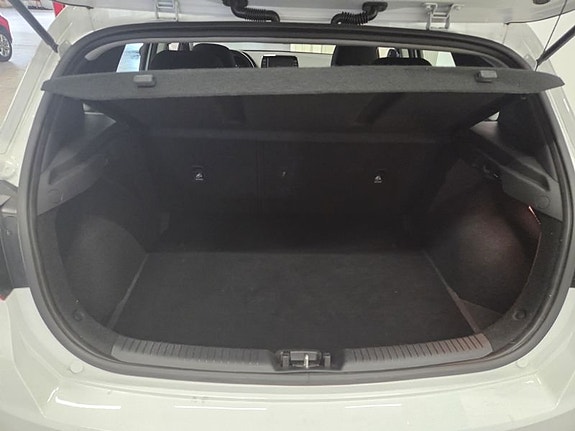 Hyundai i30 8 of 10