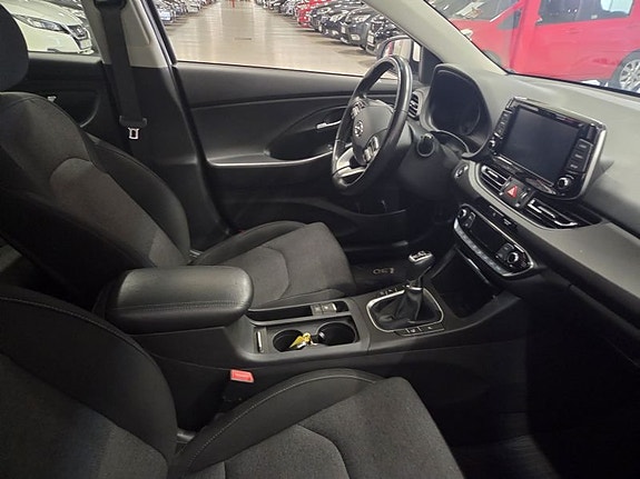 Hyundai i30 4 of 10