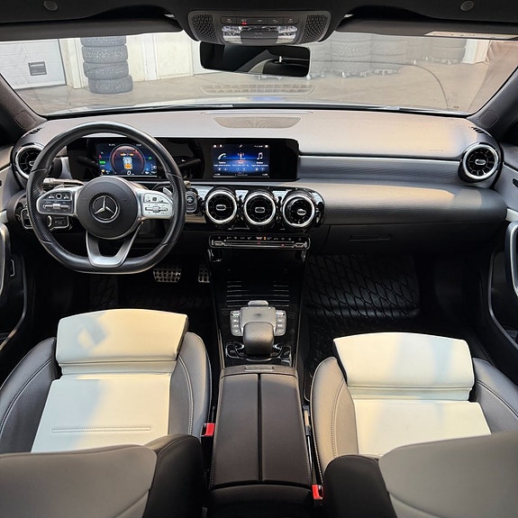 Mercedes-Benz A250 e 9 of 11