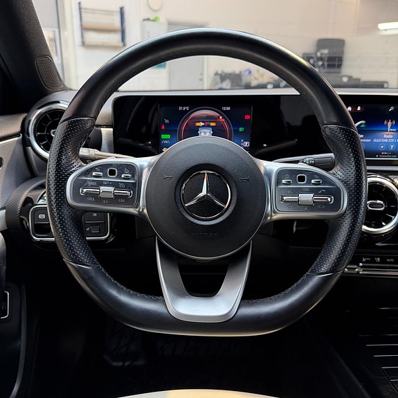 Mercedes-Benz A250 e 10 of 11