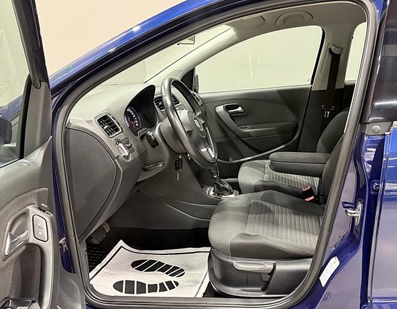 Volkswagen Polo 10 of 17