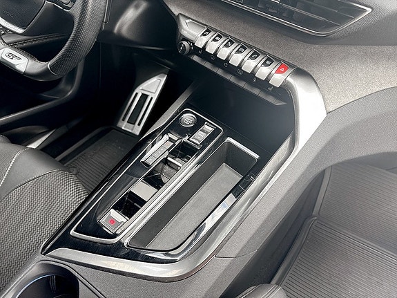 Peugeot 3008 12 of 18