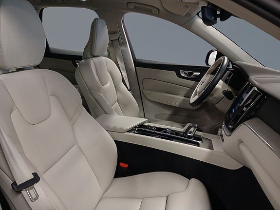 Volvo XC60 7 of 14